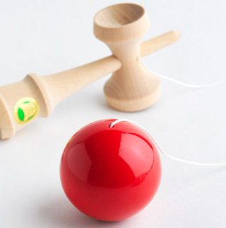 Kendama ou le bilboquet japonais